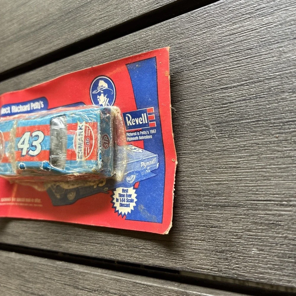 Richard Petty #43 '67 Plymouth Belvedere WISK Detergent Promo Car Diecast 1:64
